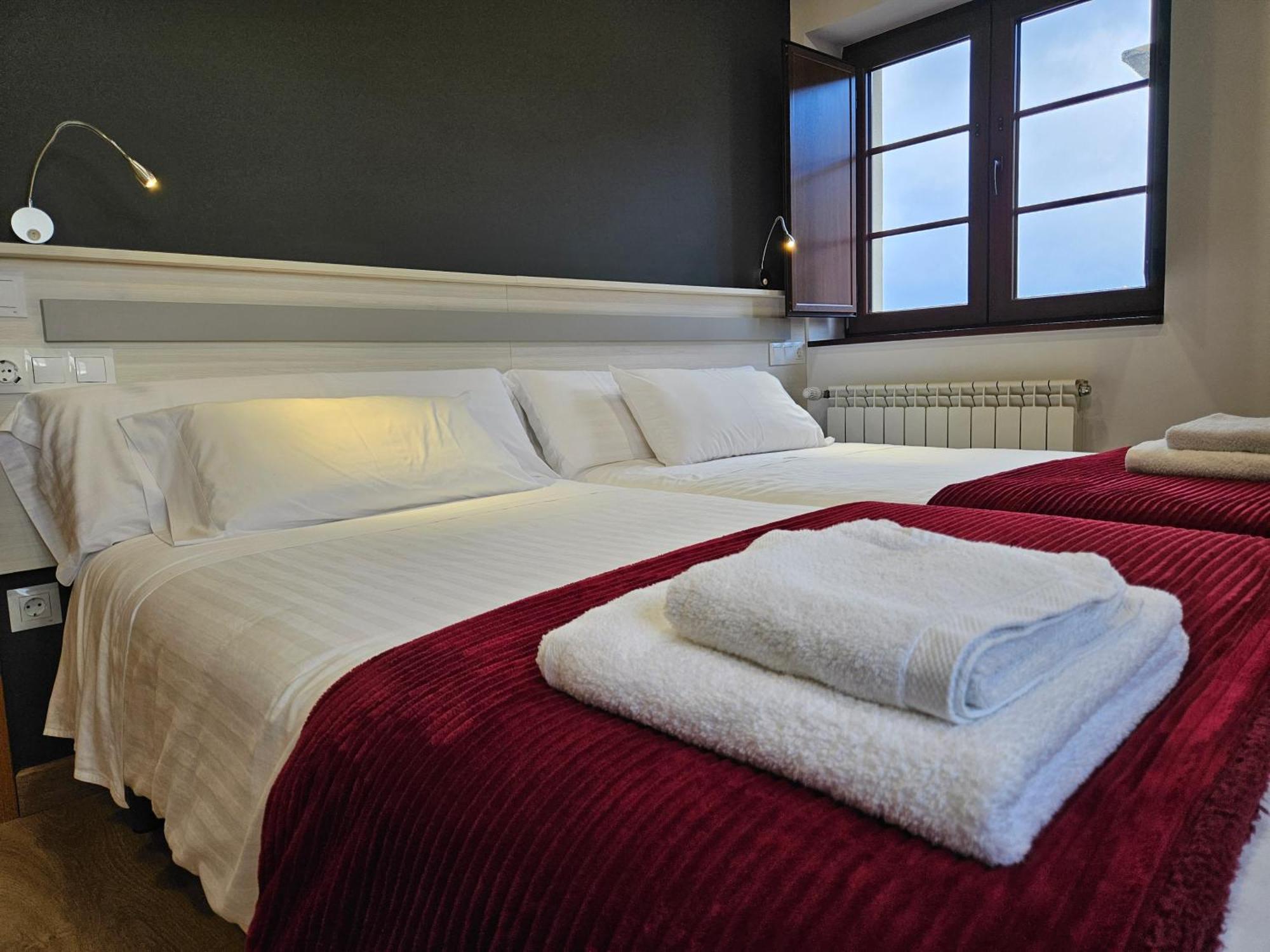 Apartamentos Rurales Lola Penarronda Кастрополь Екстер'єр фото