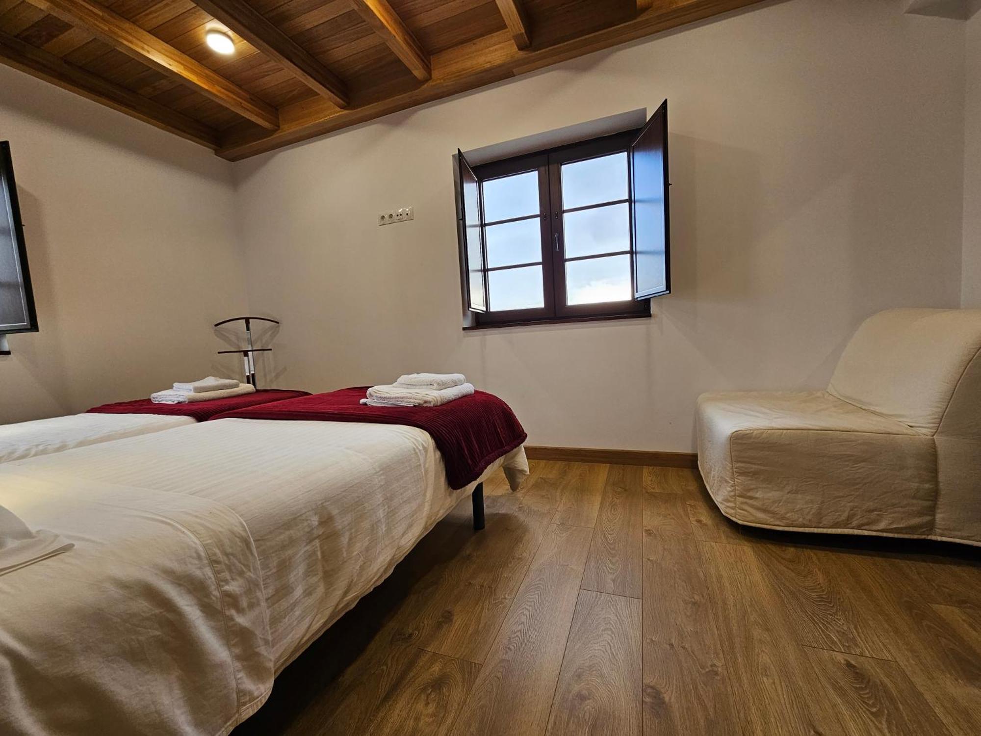Apartamentos Rurales Lola Penarronda Кастрополь Екстер'єр фото