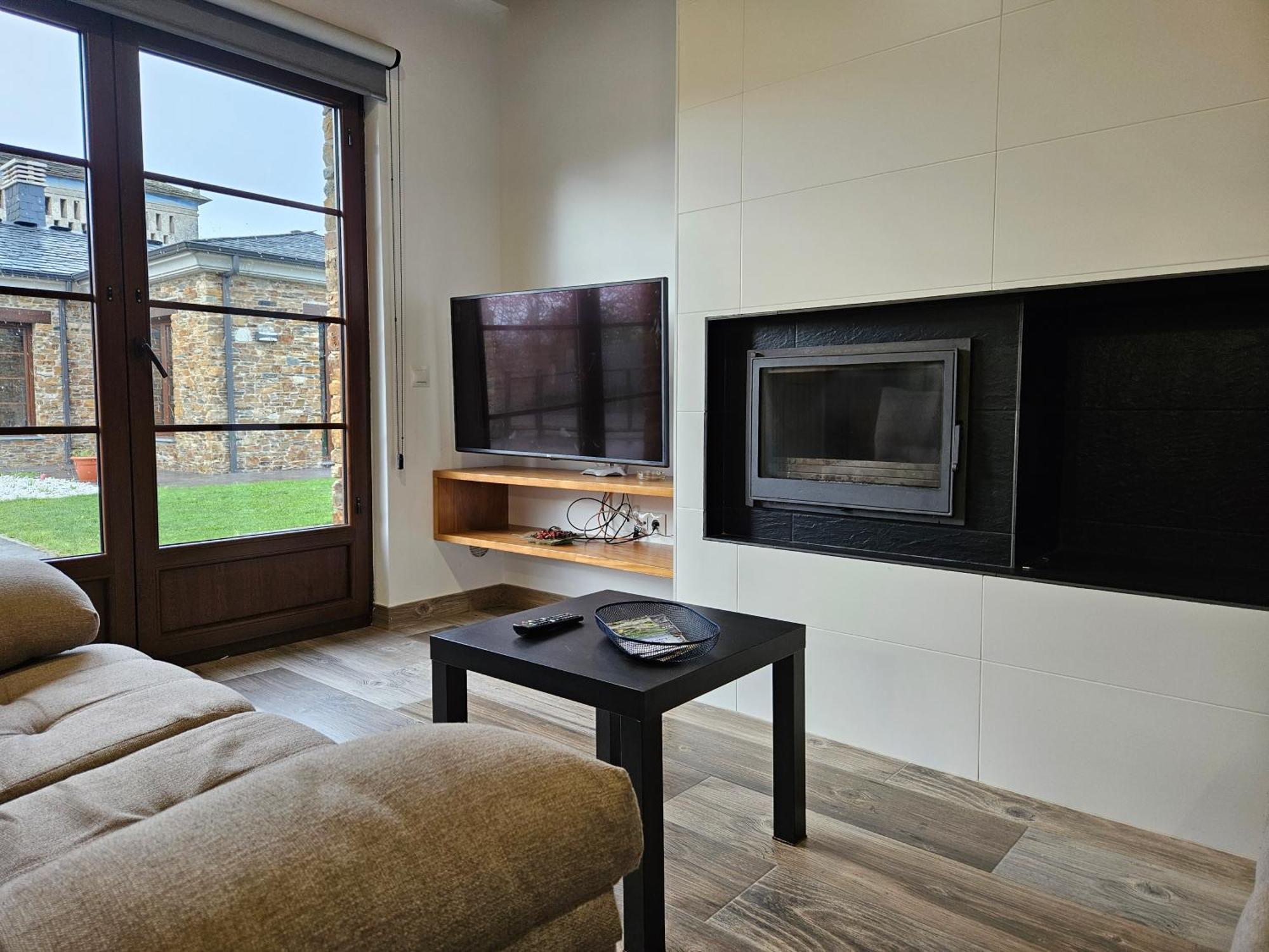 Apartamentos Rurales Lola Penarronda Кастрополь Екстер'єр фото